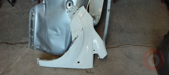 Ford Tourneo courier ön sol çamurluk orjinal cikma