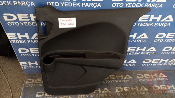Ford courier çıkma orjinal hatasız sağ arka kapı döşemesi