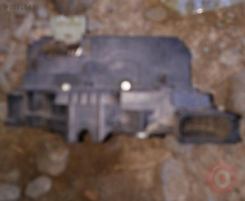 opel corsa d kasa çıkma sağ ön kapı kilidi komple.