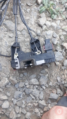 opel corsa c kasa çıkma sol sürgülü kapı kilidi.