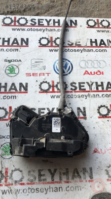 5NA839016C vw passat b8 sağ arka kapı kilidi