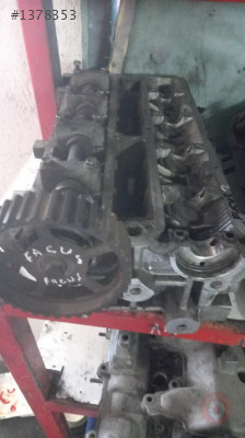 FORD FOCUS SİLİNDİR KAPAĞI ÇIKMA PARÇA