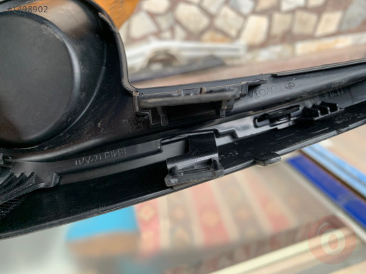 TOYOTA COROLLA ÇIKMA ORJİNAL SAĞ SİS PLASTİĞİ