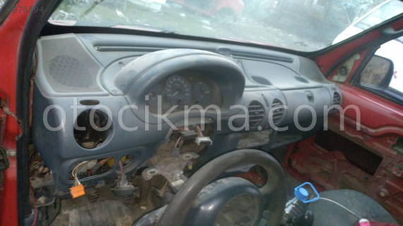1998 2006 model renault kangoo 1.9 çıkma göğüslük torpido