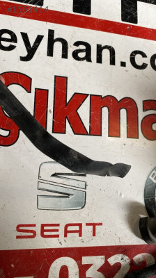 3B0854328C volkswagen passat b5 ön cam çıtası sağ