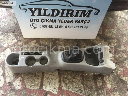 HYUNDAİ ACCENT ERA ORTA KONSOL