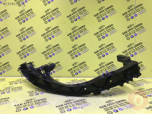 BMW  E87 SAĞ FAR BRAKETİ 51647120824 1857509000 1 SERİSİ