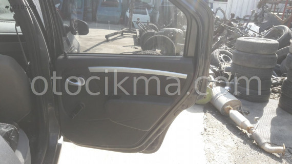 DACİA LOGAN 1.4  SAĞ ARKA KAPI DÖŞEMESİ ÇIKMA PARÇA