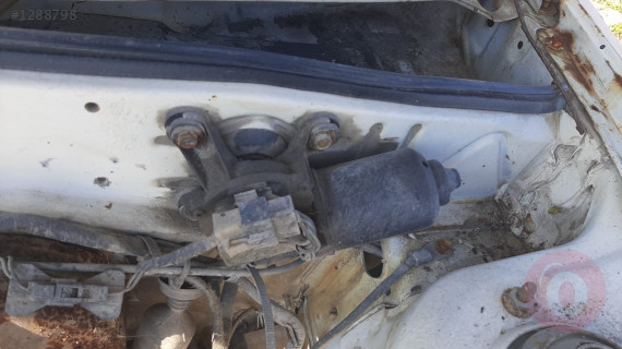 mazda 323 sedan çıkma ön silgeç motoru