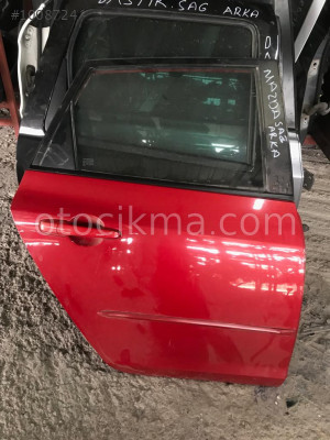 MAZDA  3 SAĞ ARKA KAPI  ÇIKMA PARÇA