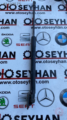 68960-0W640 toyota yaris 2012 sol bagaj amortisörü