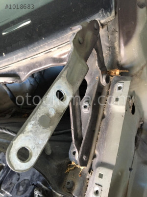Volkswagen Transporter T7 kaput menteşesi