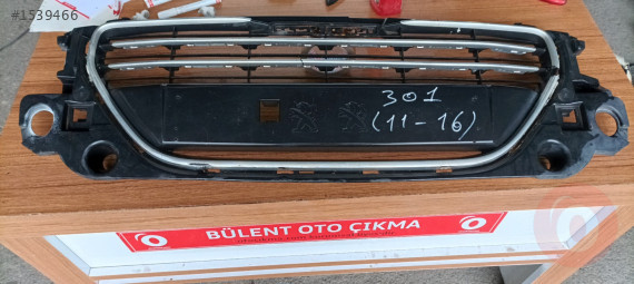 Peugeot 301 ön panjur orijinal çıkma