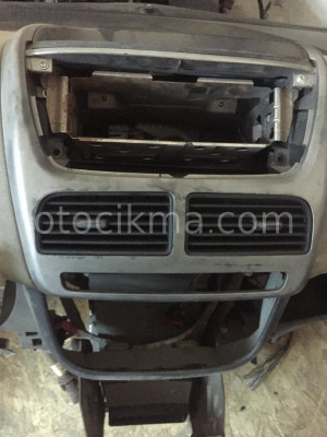 Fiat Doblo 2012 Orta Üfleme Izgarası hatasız orjinal çıkma