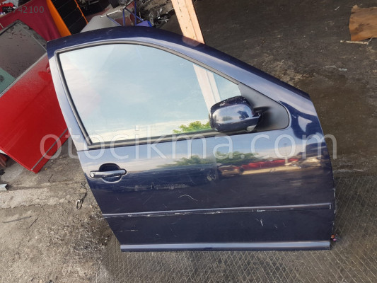 Volkswagen Bora Golf 4 Sağ ön kapı lacivert hatasız orjinal