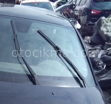 2007 VOLVO S40 ORİJİNAL ÖN CAM SİLECEK KOLU.