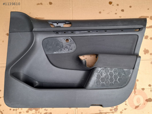 VW JETTA 06-10 KAPI DÖŞEMESİ SAĞ ÖN (ANTRASİT) 1K4867012GK