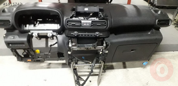 PEJO  RİFTER    ÇIKMA  ÖN  GÖĞÜS  LİDER PEUGEOT