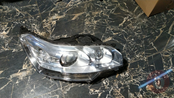 Citreon sağ ön far mercekli çıkma orjinal