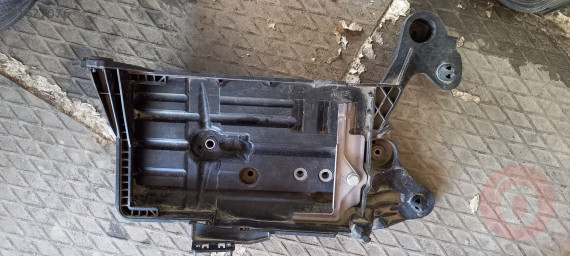5Q0915331K - Audi Q2 Akü Alt Tablası Orjinal Çıkma