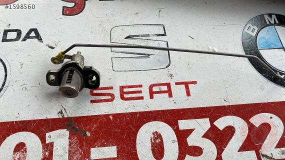 toyota corolla bagaj kapağı açma anahtar yuvası mekanizması