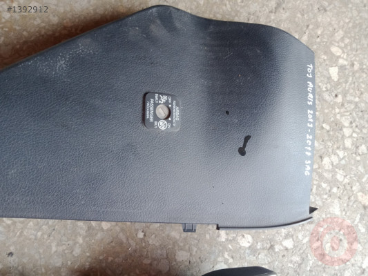 Toyota Auris Corolla Yan Göğüs Plastikleri Sağ 2013-2019