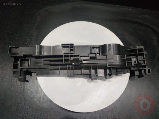 Mercedes C Serisi W205 Radyatör Braketi Sol A0995040140
