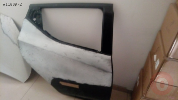 Nissan Micra sağ arka kapı