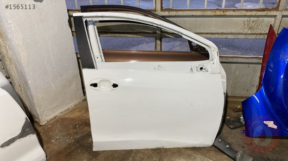2010-2014 TOYOTA YARİS  ÇIKMA SAĞ ÖN KAPI