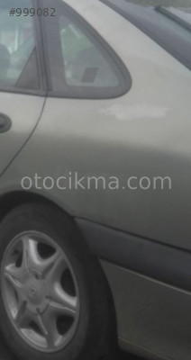 2001 model renault laguna 1 1.8 16v çıkma sol arka çamurluk