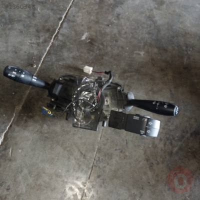Renault Clio 4 çıkma sinyal kolu E10670293