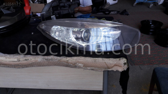 Renault fluence sağ far orjinal çıkma ünlü oto