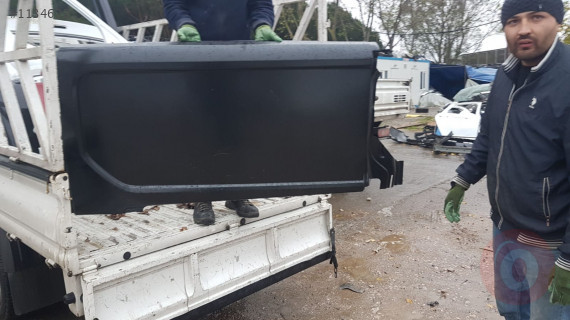 FORD CUSTOM SAĞ ARKA ÇAMURLUK PANELVAN KÖŞE SIFIR ORİJİNAL