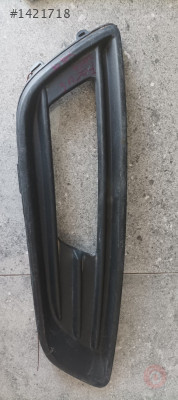Ford Focus ön sağ sis farı kapağı
