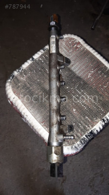 CADDY   03L130089B   Motor Enjektör Kütüğü Yakıt Dağıtıcısı