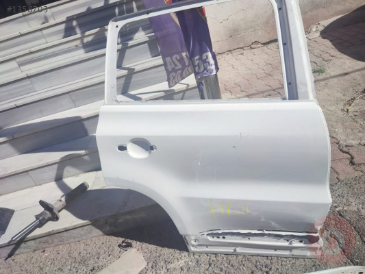volkswagen tiguan sağ arka kapı orjinal çıkma parça