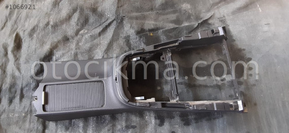 GOLF 6 ORTA KONSOL VE GOLF TÜM ORJİNAL ÇIKMA YEDEK PARÇALAR
