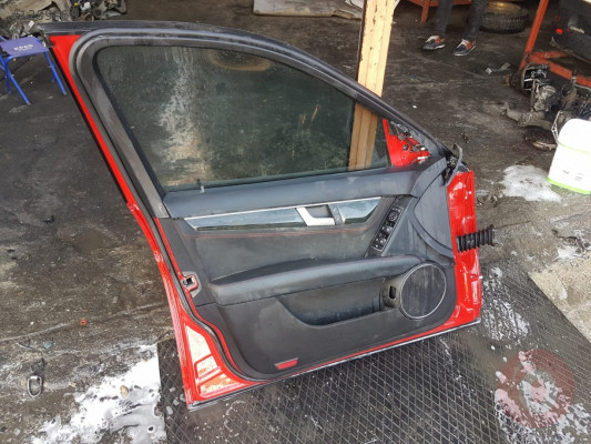 Mercedes C180 Sol Ön Kapı Camı Hatasız Orjinal Çıkma