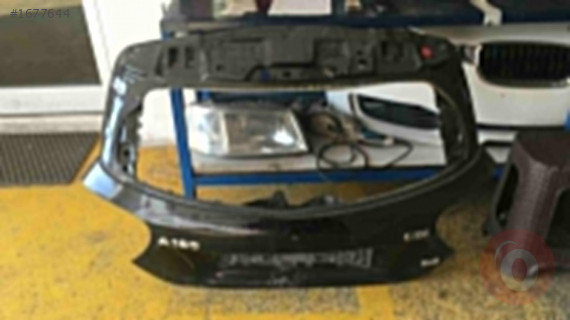 Mercedes A180 A Class bagaj kapağı çıkma parçalar