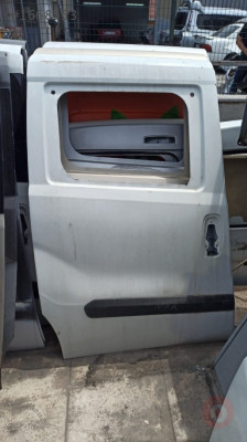 FİAT DOBLO SAĞ ARKA KAPI SABİT CAM ORJİNAL ÇIKMA