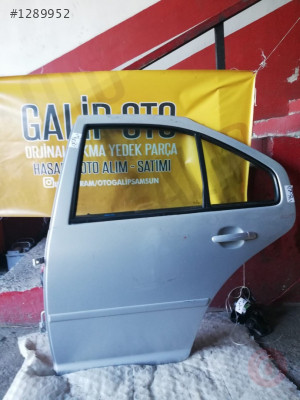 Volkswagen Bora Sol Arka Kapı Camı Hatasız Orjinal Çıkma
