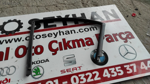 seat leon 00-05 arka sağ kapı cam çerçeve lastiği