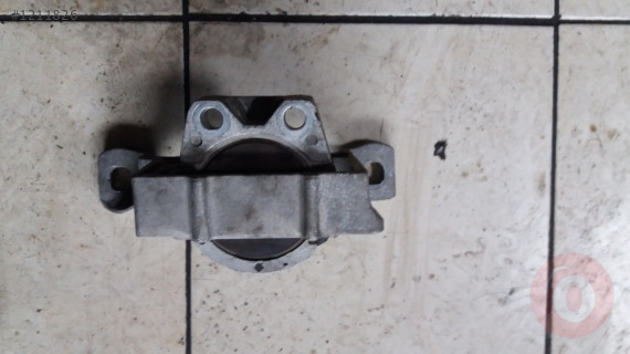Ford focus 2 motor kulağı