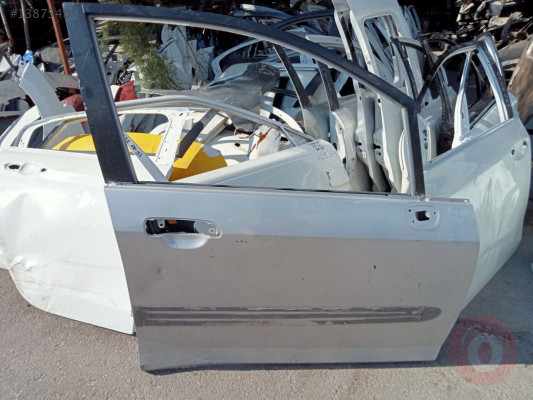 2008 Model Honda jaaz çıkma ön sağ kapı