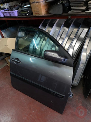 RENAULT MEGANE 2 ORİJINAL ÇİKMA SAĞ ON KAPI GÜL OTOMOTIV