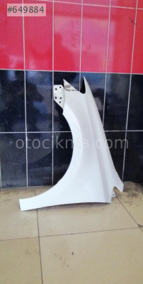 VW POLO BEYAZ SOL ÖN ÇAMURLUK ORJİNAL ÇIKMA