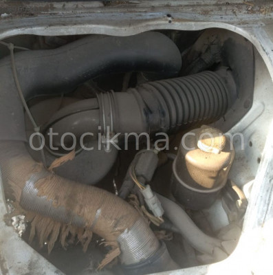 1996 model mitsubishi l300 çıkma hava filtre borusu