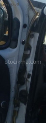 2005 model fiat doblo 1.9 jtd çıkma sol ön kapı menteşesi