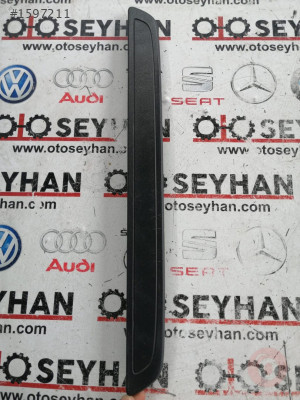 67911-12080 Toyota corolla 2008 sağ ön kapı eşik kaplaması