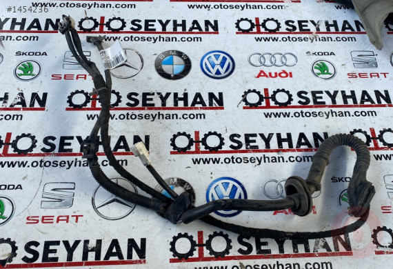 24028-BA001 nissan primera 2007 bagaj kapağı tesisatı